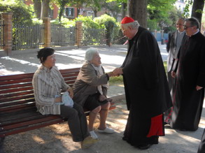 Angelo Scola saluta