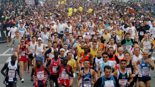Some 5000 people take the start of the M