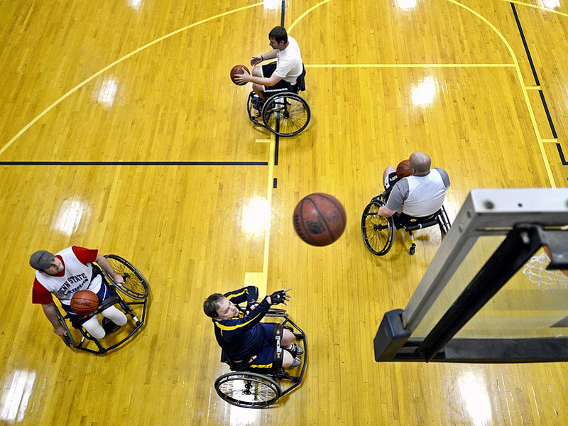 basketball carrozzina sedia a rotelle